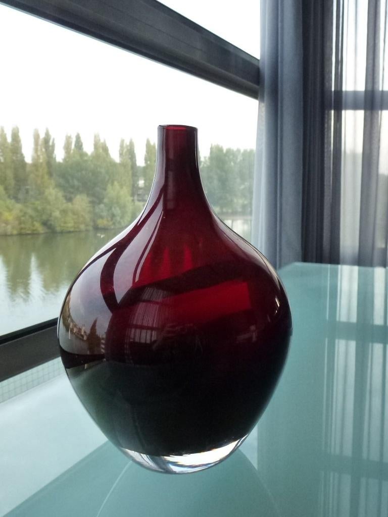 Vintage design salong glazen vaas ikea in ruby red, Ophalen of Verzenden, Minder dan 50 cm, Rood, Glas