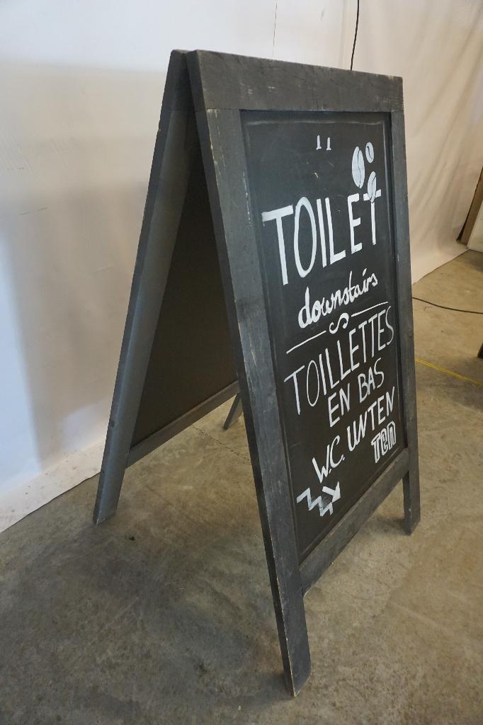 Stoepbord reclamebord | 2 stuks stoepborden reclameborden, Verzamelen, Merken en Reclamevoorwerpen, Ophalen, Gebruikt, Reclamebord