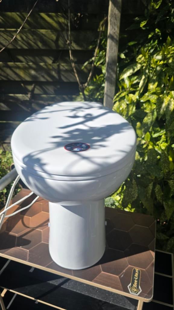 Sanibroyeur zgan werkt uitstekend sani broyeur, Doe-het-zelf en Verbouw, Sanitair, Ophalen, Zo goed als nieuw, Toilet