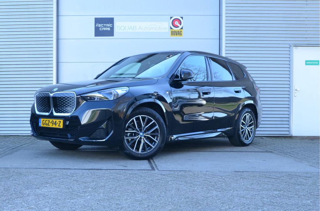 BMW iX1 xDrive30 67 kWh HUD, Leder, Pano, Harman Kardon, Automaat, 12 maanden, Zwart, 24 min