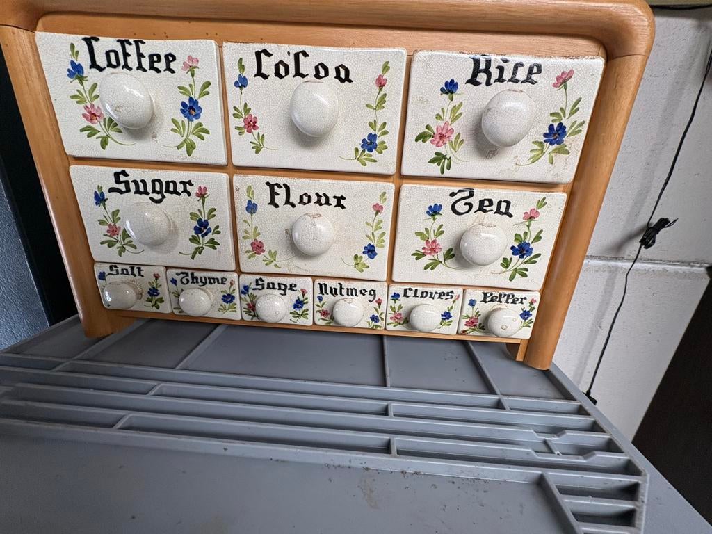 Vintage kruidenrekje met keramische lades, Ophalen