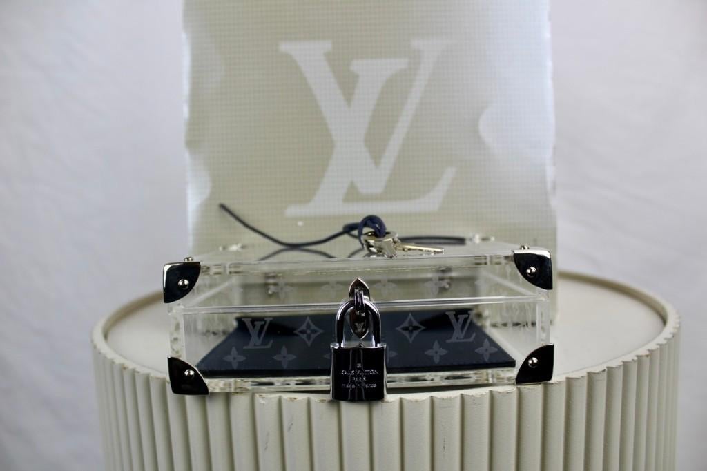 Louis Vuitton Love Message Case - 1096, Zwart, Ophalen of Verzenden, Zo goed als nieuw, Lv