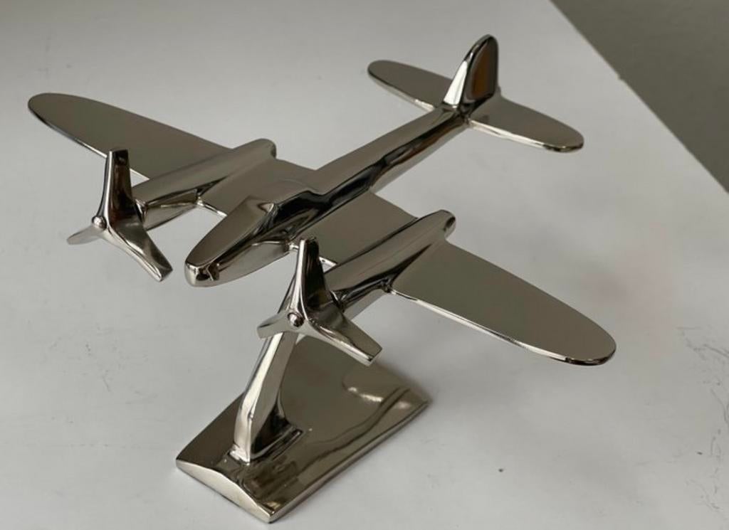 2 motorig propeller vliegtuig uit een stuk, Verzamelen, Luchtvaart en Vliegtuigspotten, Ophalen of Verzenden, Zo goed als nieuw