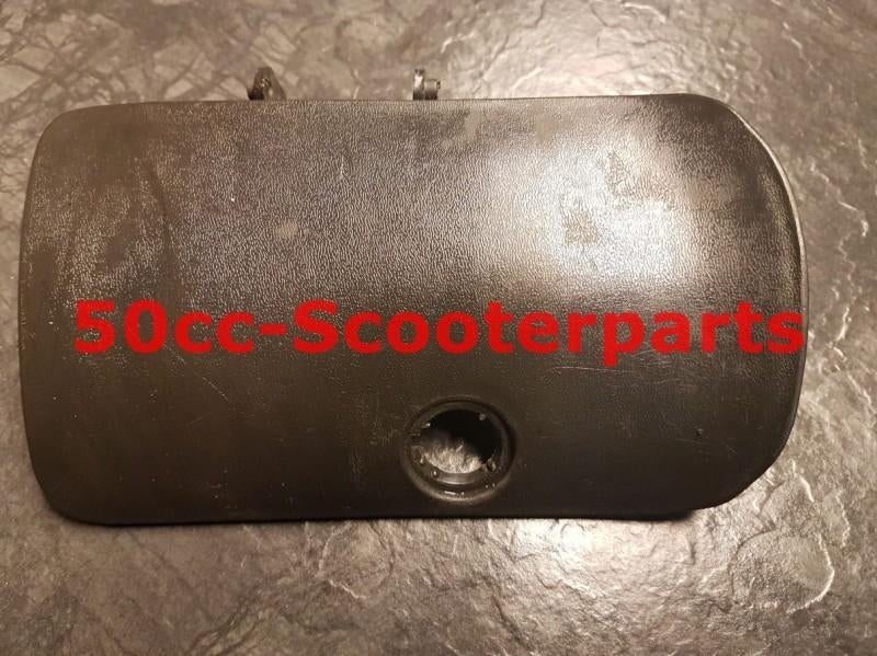 Tankklepje In Het Bodyscherm Sym Jet Basix 80152-Kbn-900-Ka, Ophalen of Verzenden, -, -, -