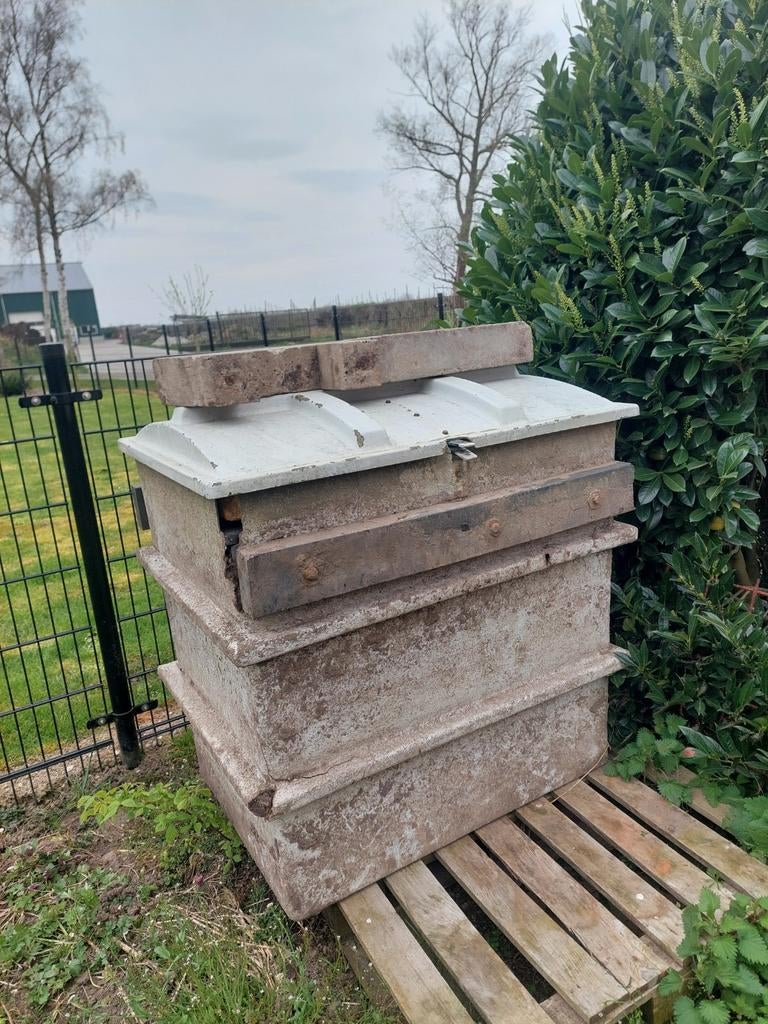 Bouwput waterput met deksel, Ophalen, Gebruikt