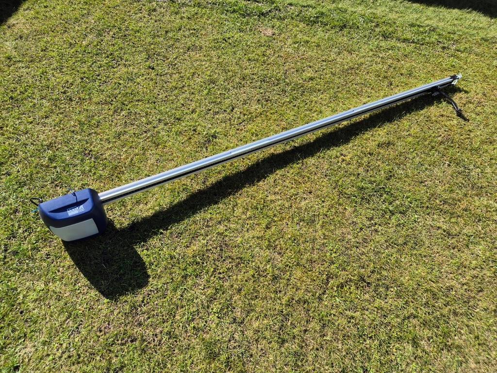 Elektrische garagedeur motor + rail, incl. 2 afstandsbedien, Ophalen, Gebruikt, Overige materialen, Overige typen