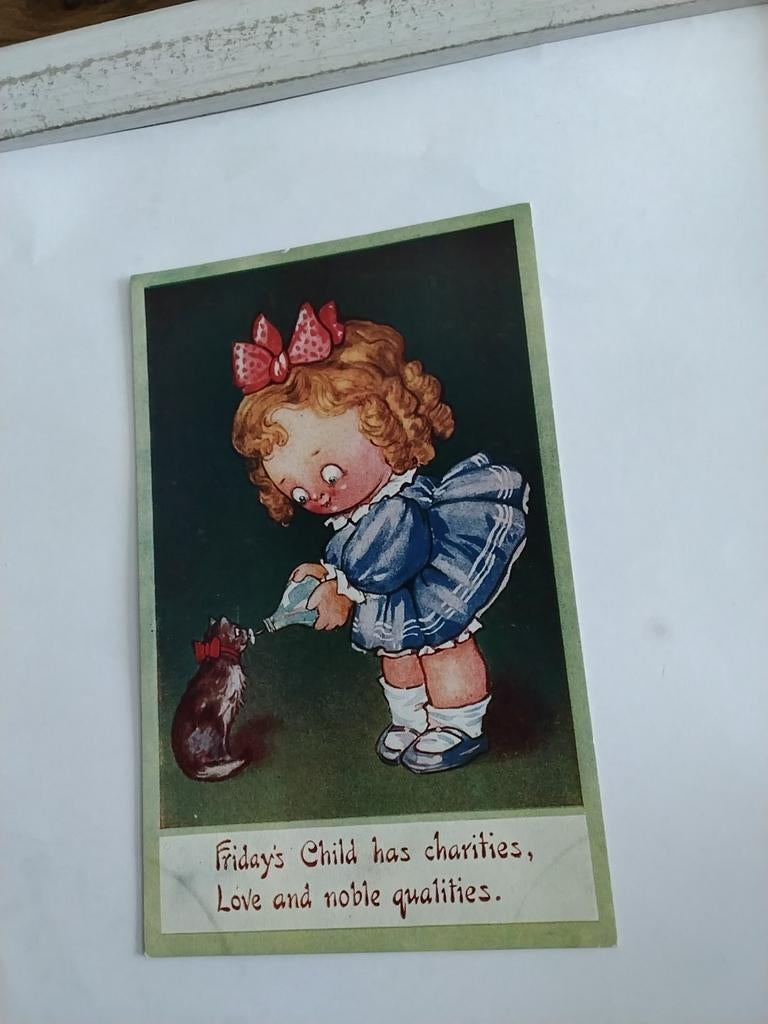 MEISJE VOEDT POES FLES, Ophalen of Verzenden, Voor 1920, Kinderen