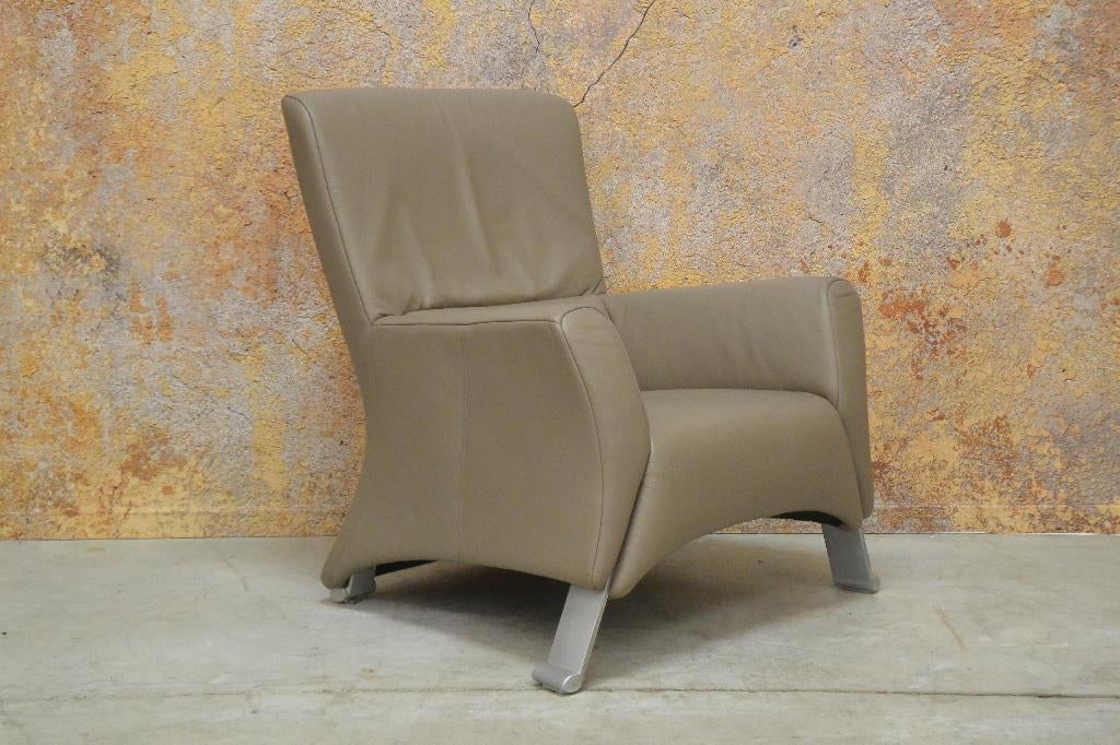 ZGANieuw! taupekleurige leren Rolf Benz 322 design fauteuil!, Rolf benz, Rolf benz, 75 tot 100 cm, Ophalen of Verzenden