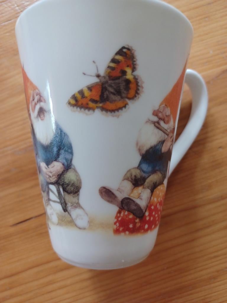 Rien Poortvliet Kabouter Mok Beker met Vlinder, Keramiek, Overige typen, Ophalen of Verzenden, Zo goed als nieuw