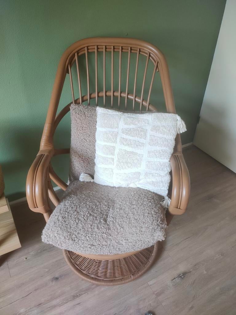 Vintage bamboe/rotan  Manou draaistoel!, Ophalen, Gebruikt, 50 tot 75 cm