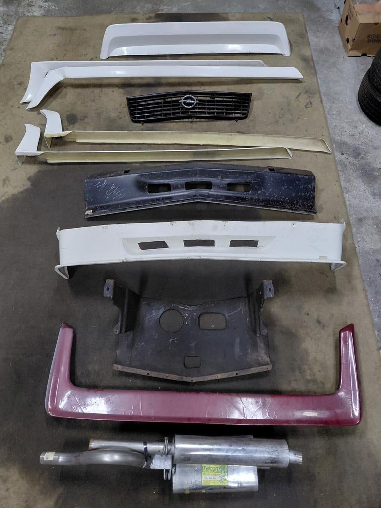 Opel ascona manta B onderdelen sport 400, Auto-onderdelen, Ophalen, Nieuw, Opel