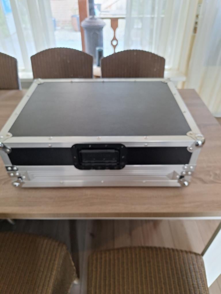 Flightcase voor Traktor S4 DJ Controller, Muziek en Instrumenten, Dj-sets en Draaitafels, Ophalen, Zo goed als nieuw