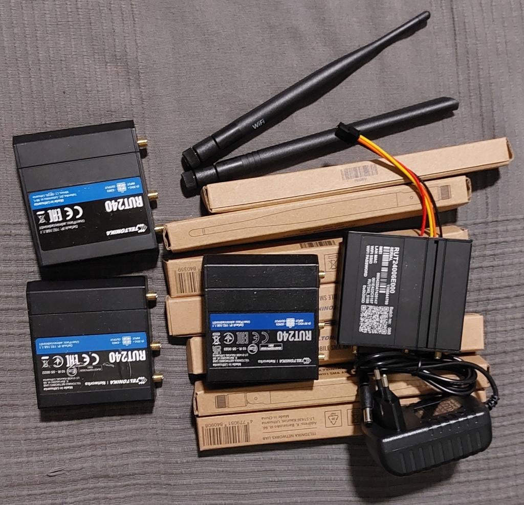 Teltonika RUT240 LTE 4G modem, Ophalen of Verzenden, Refurbished, Router met modem, Teltonika