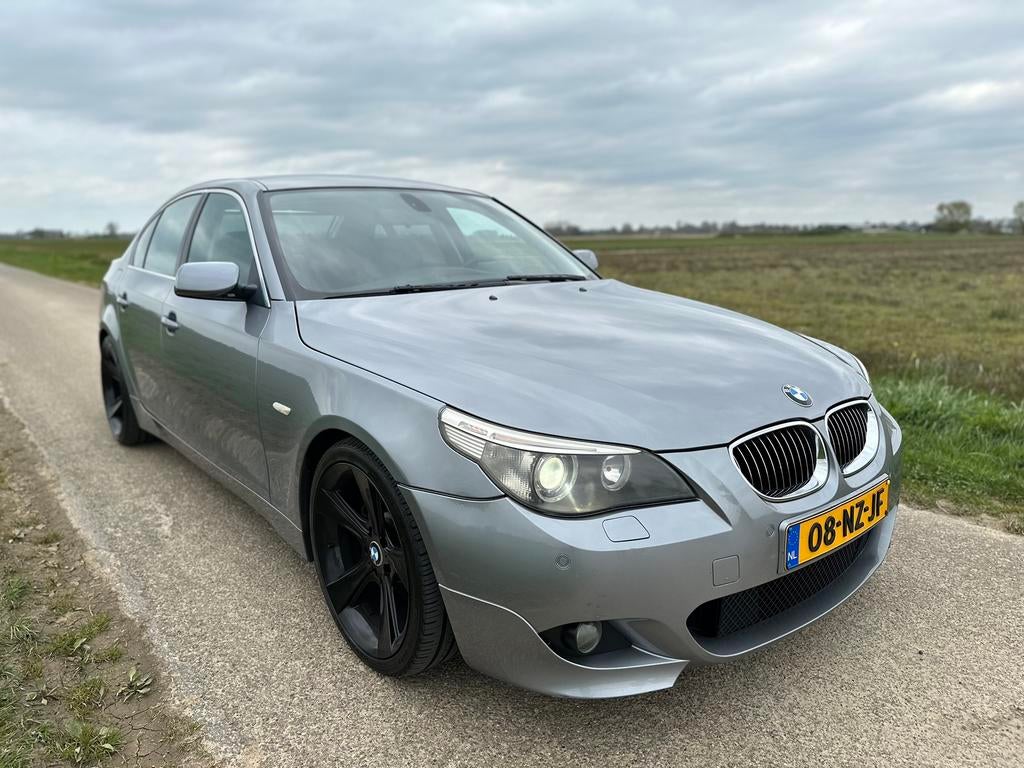 BMW 5-Serie 4.4 V8 545i 333 PK E60 Sedan Head Up Xenon 19", Auto's, Automaat, Achterwielaandrijving, 1610 kg, 2500 kg