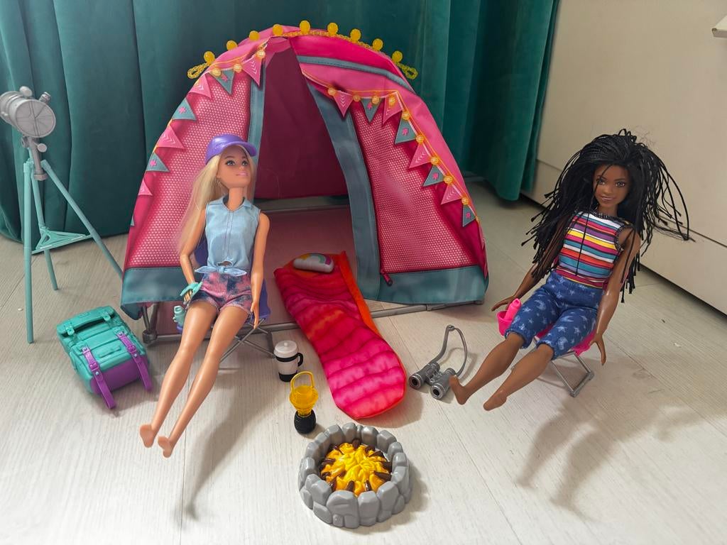 Barbie kampeer set met twee poppen en tent, Ophalen, Gebruikt, Barbie