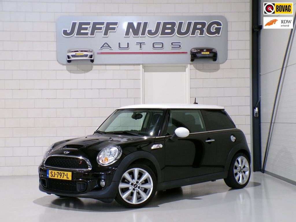 Mini Mini 1.6 Cooper S Pepper 184PK Xenon Bluetooth Navigati, Auto's, Mini, Voorwielaandrijving, Euro 5, Gebruikt, 4 cilinders