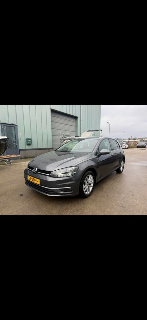 Volkswagen Golf 1.0 TSI 110pk 5D 2018 Grijs NAP ORGINEEL, Auto's, Stof, Origineel Nederlands, Handgeschakeld, Golf
