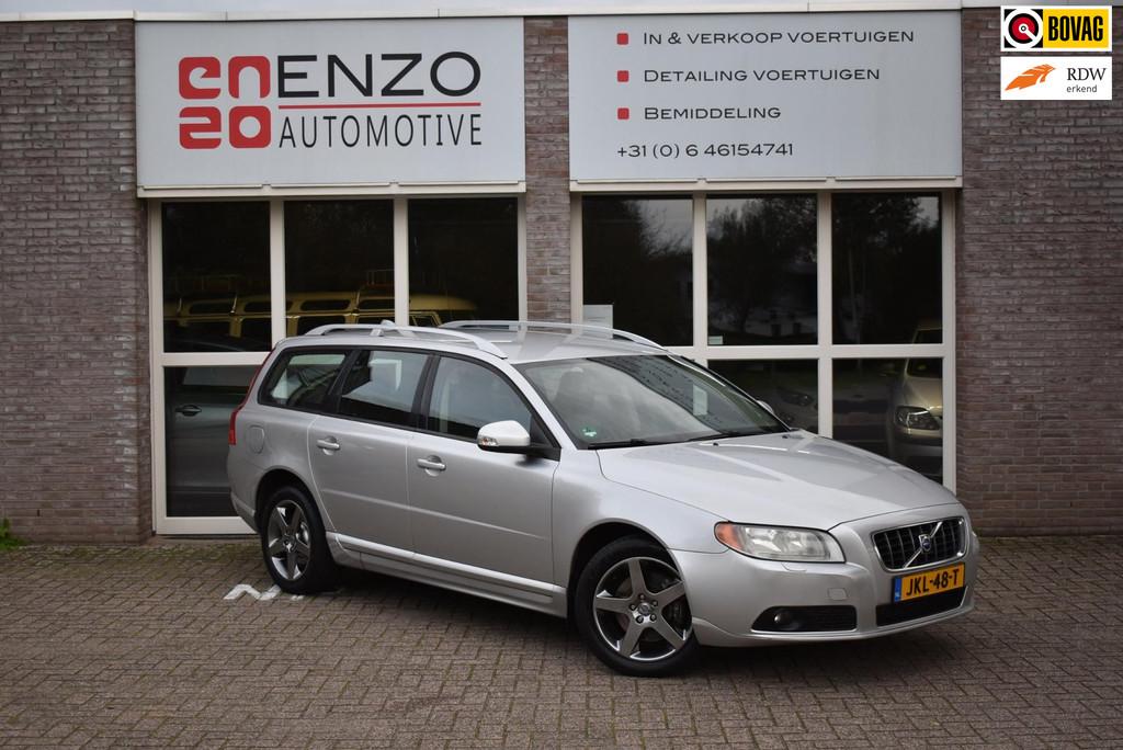 Volvo V70 2.5T Youngtimer Trekhaak Automaat Cruise Camera St, Zwart, 2521 cc, Navigatiesysteem, Euro 4