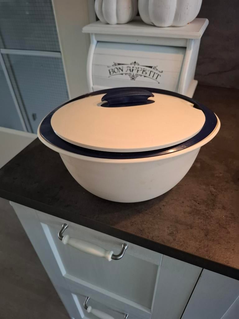 Tupperware Saladeschaal met Deksel - Wit/Blauw, Huis en Inrichting, Keuken | Tupperware, Gebruikt, Schaal, Blauw, Wit, Ophalen of Verzenden