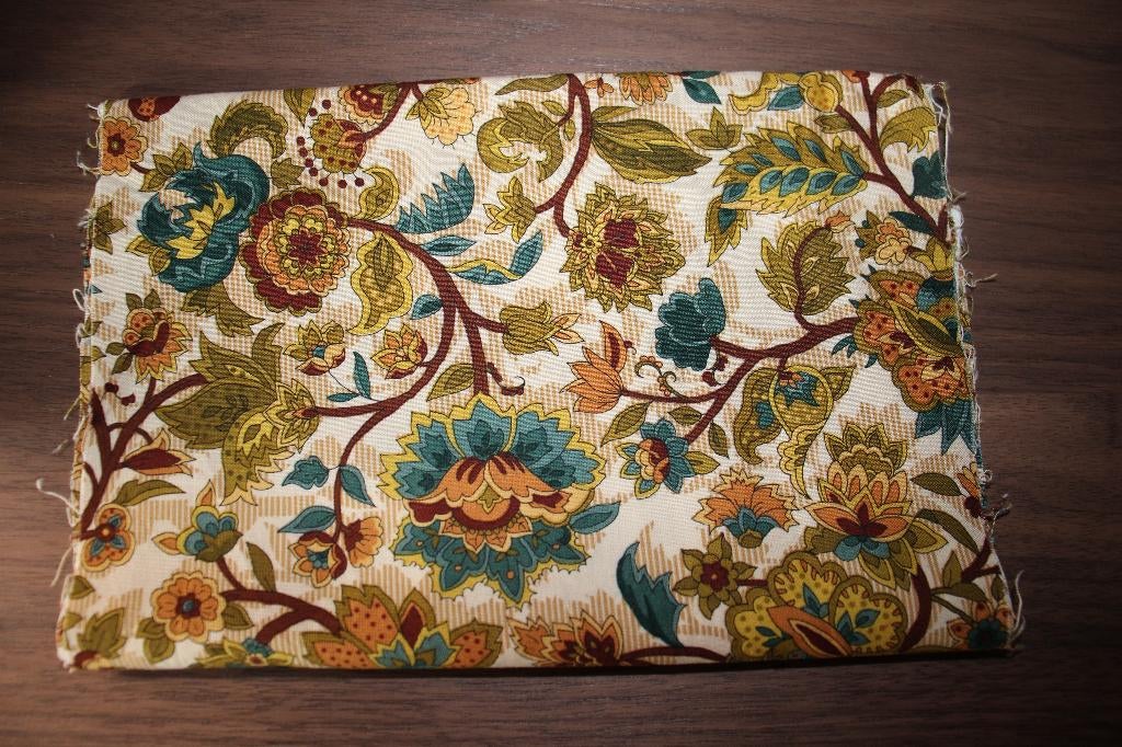 Quilt coupon 100% katoen stof vintage look beige bloem #3925, Beige, Nieuw, Ophalen of Verzenden, 30 tot 120 cm