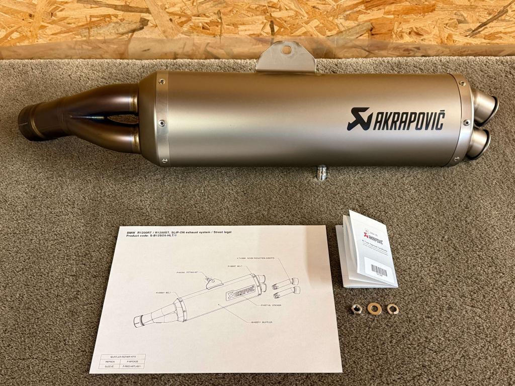 Akrapovic uitlaat demper BMW R1200RT R1200ST 2005-2009, Gebruikt, Verzenden, Info@bmw-motorrad-welt.com, Am Juliusturm 32, Berlin, 13599, DE