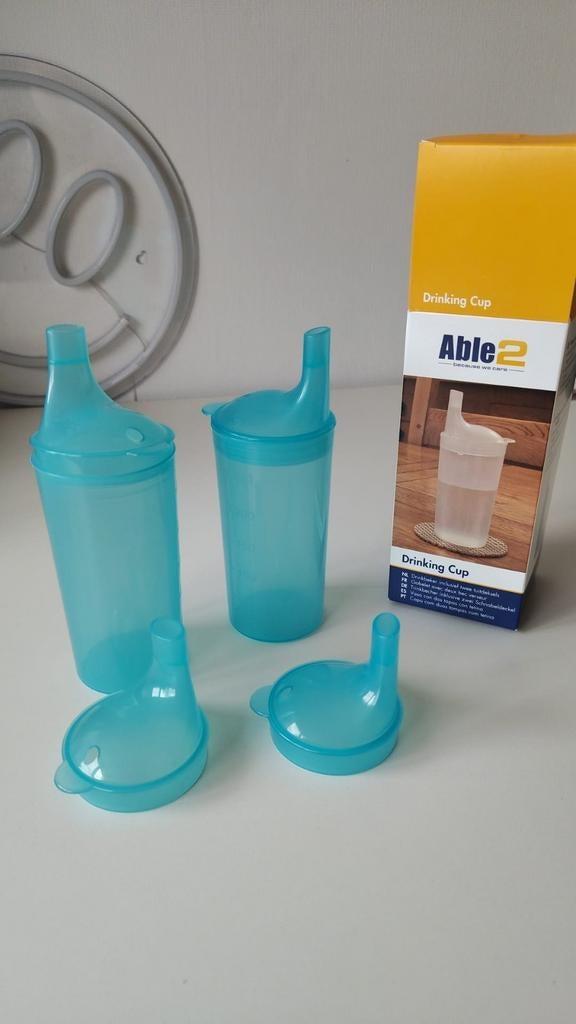 2 drinkbekers met elk 2 tuiten, Ophalen of Verzenden