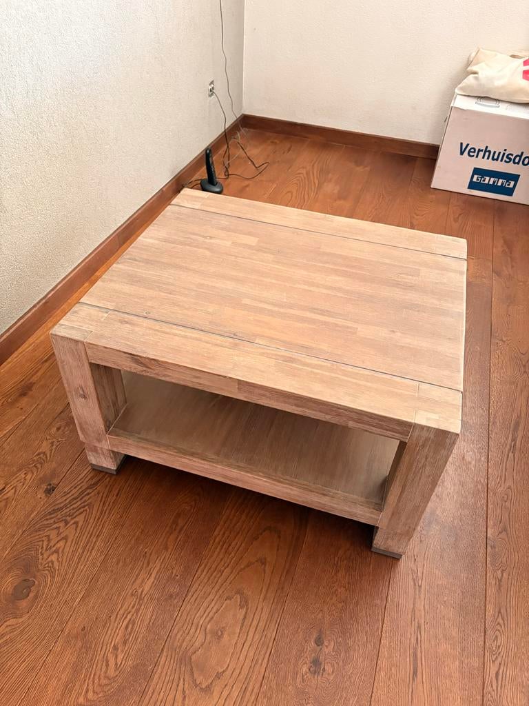 Kleine houten salon- of bijzettafel, Huis en Inrichting, Tafels | Salontafels, Ophalen, Gebruikt, 50 tot 100 cm, Vierkant