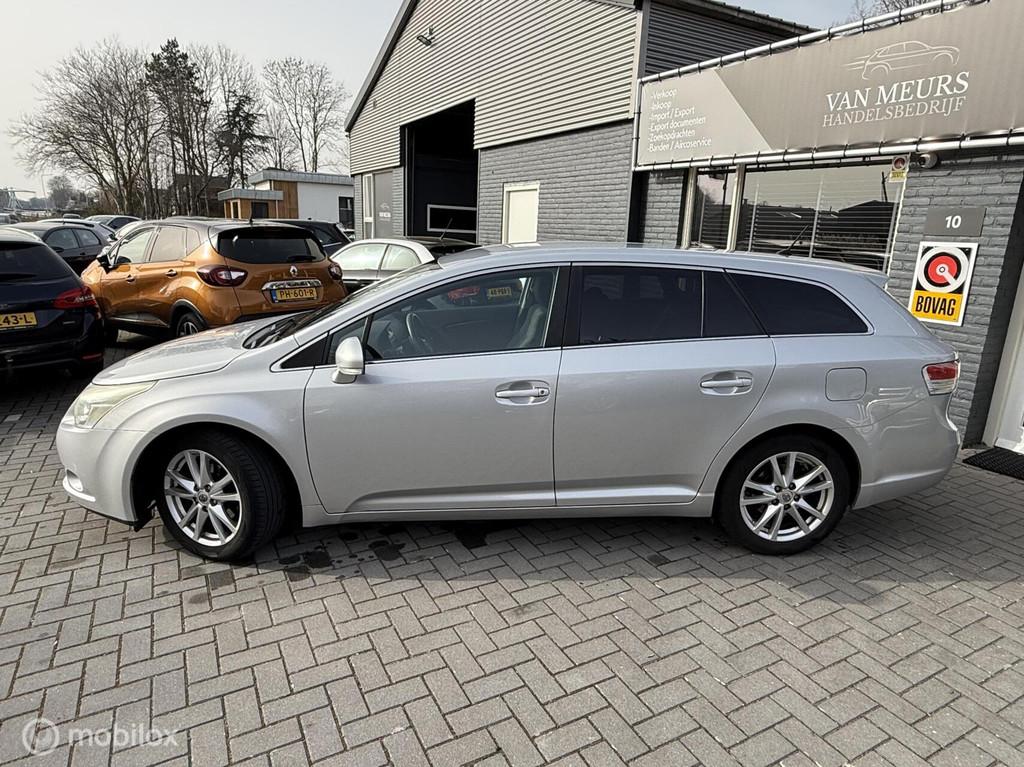 Toyota Avensis 2.0 D-4D Business, airco, cruise, trekhaak, a, Voorwielaandrijving, Stof, Zwart, 4 cilinders