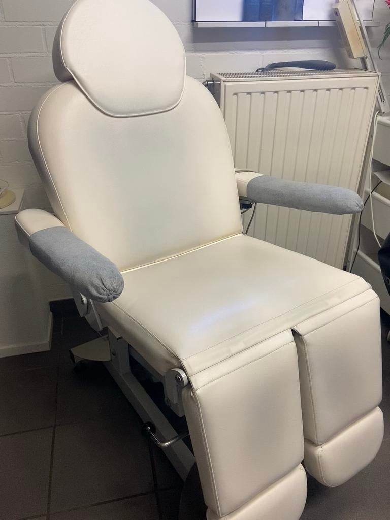 Elektrische behandelstoel pedicurestoel, Witgoed en Apparatuur, Persoonlijke-verzorgingsapparatuur, Gebruikt, Overige typen, Ophalen