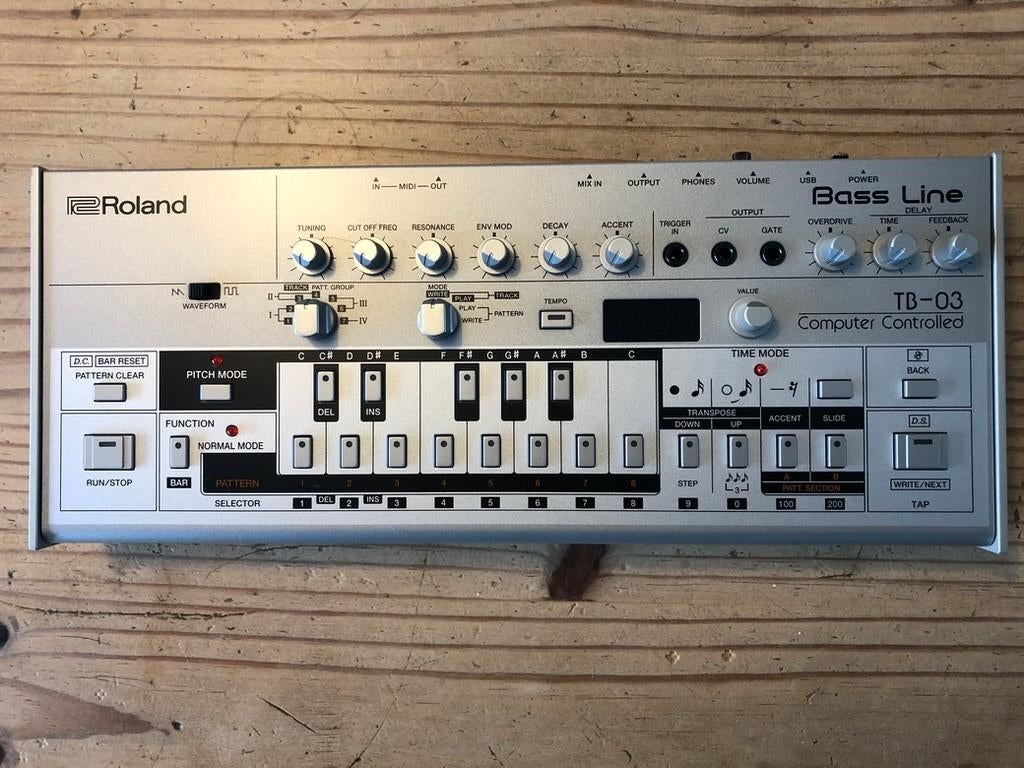 Roland Boutique TB-03 Bass Line, Muziek en Instrumenten, Synthesizers, Roland, Zo goed als nieuw, Met midi-aansluiting, Overige aantallen