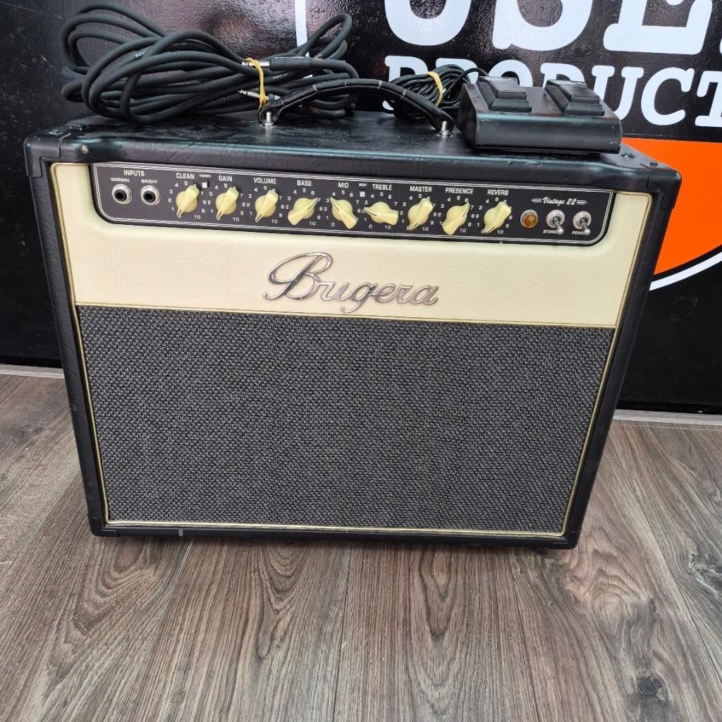 Bugera V22 buizenversterker Voetpedaal 5 meter Roland kabel, Ophalen, Minder dan 50 watt, Zo goed als nieuw, X