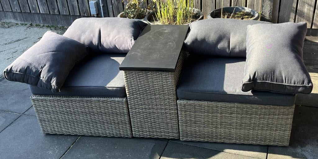 Loungeset bruin met zwarte kussens, Kunststof, Gebruikt, Loungeset, Bijzettafel