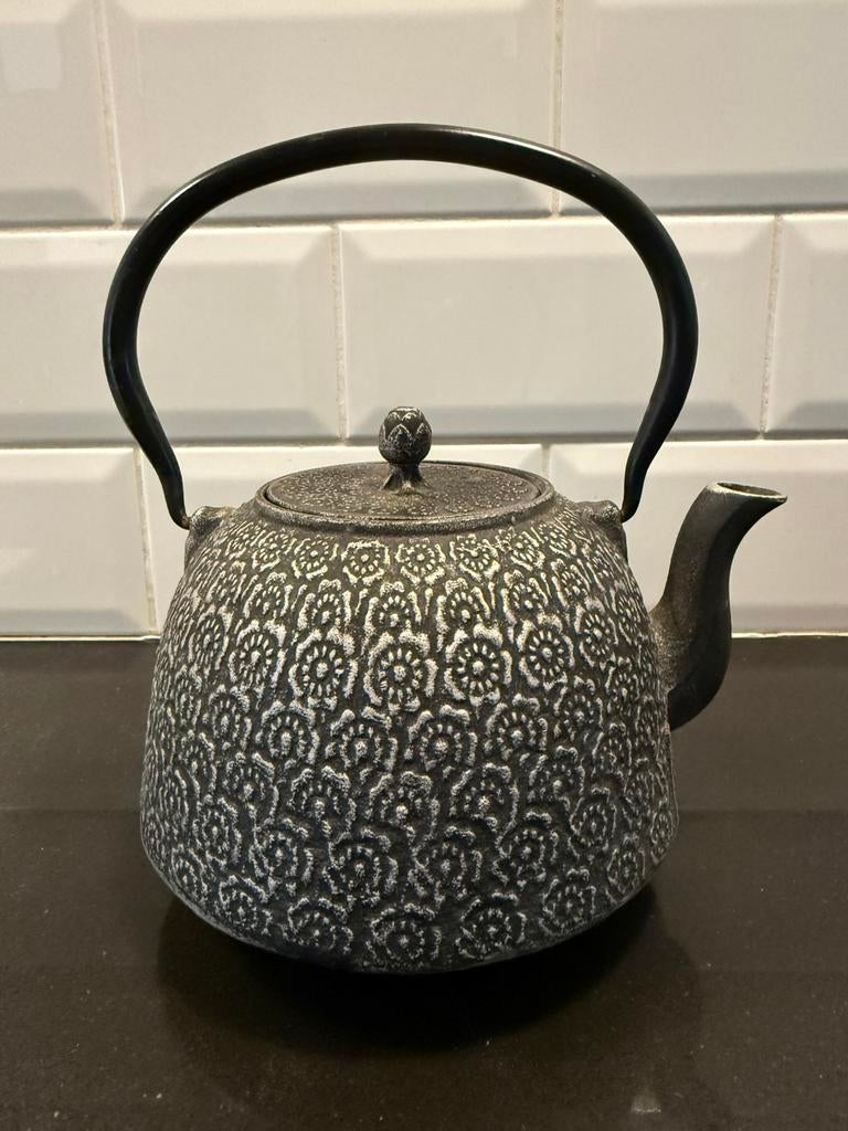 Japanse Gietijzeren Theepot, Pot, Bus of Blik, Ophalen of Verzenden, Zo goed als nieuw, Gietijzer
