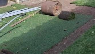 Kunststof grasmat 3,5 x 4 m in goede conditie (2025), Tuin en Terras, Gras en Kunstgras, Ophalen, Gebruikt, 10 tot 20 m², Kunstgras