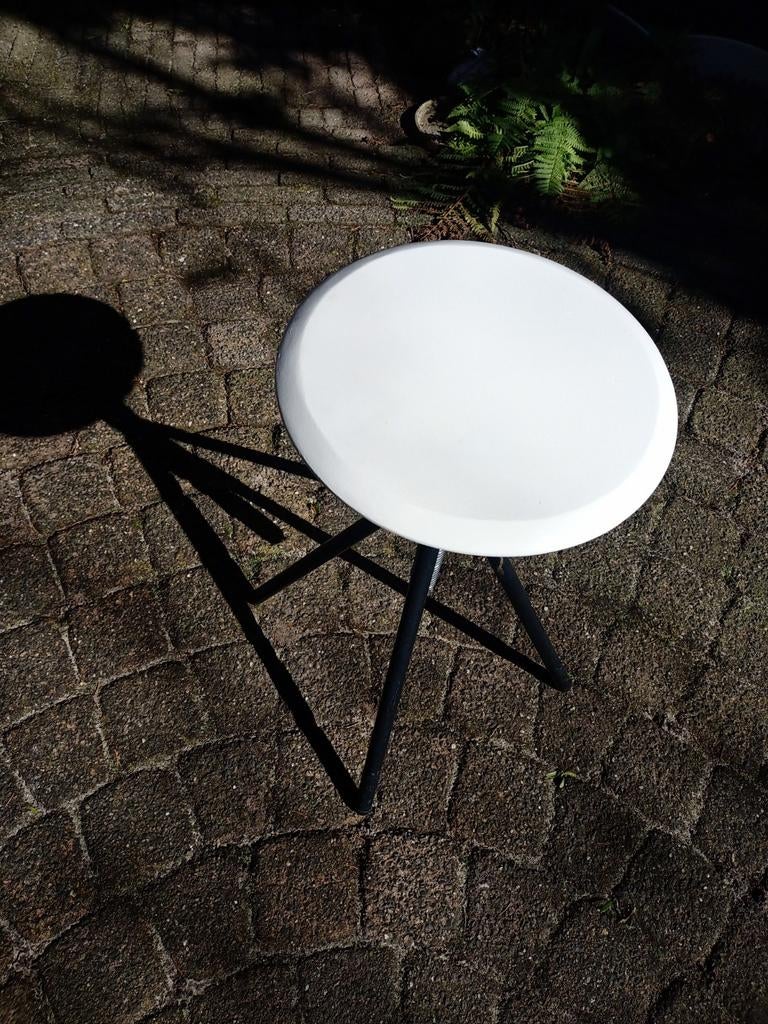 Vintage krukje - In hoogte verstelbaar, Huis en Inrichting, Krukjes, Ophalen, In hoogte verstelbaar, Gebruikt, Overige materialen