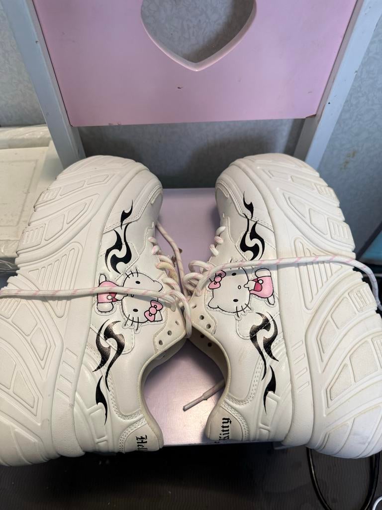 Hello Kitty Sneakers Maat 39, Ophalen of Verzenden, Zo goed als nieuw, Wit, Sneakers of Gympen