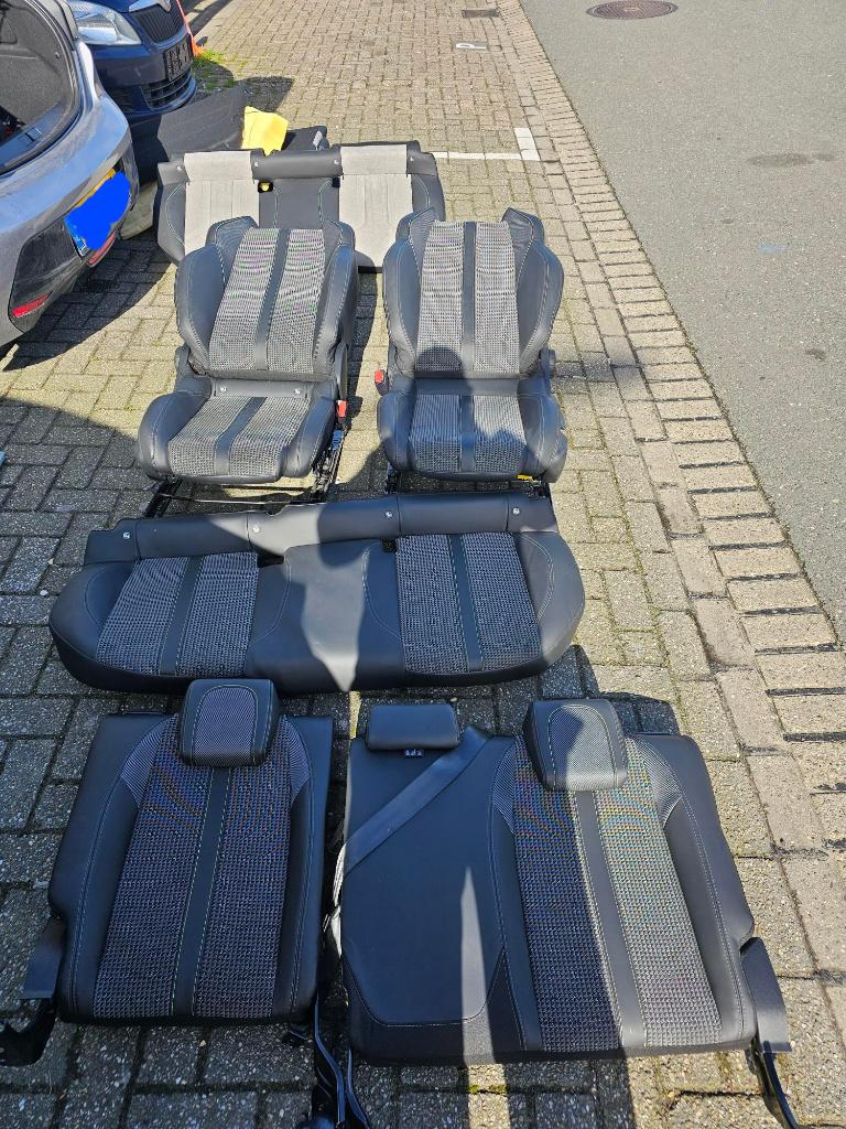 Complete stoelen set  Peugeot 208 (II) allure,  bj 2023, Auto-onderdelen, Interieur en Bekleding, Ophalen of Verzenden, Gebruikt