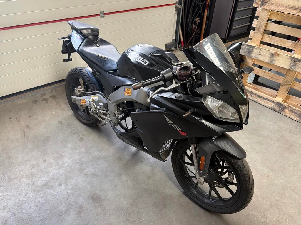 Aprilia RS4 50/125 Kappen Mat Zwart Compleet, Fietsen en Brommers, Ophalen of Verzenden