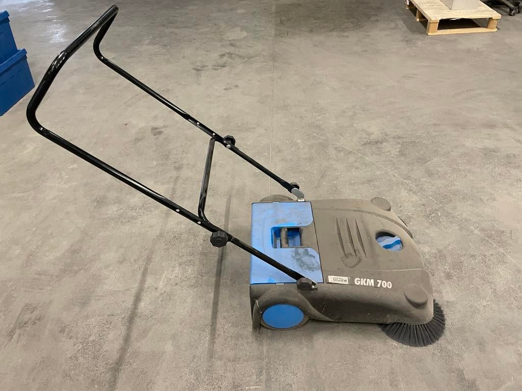 Veegmachine Vloerveger model duwen met afvalbak, Ophalen, Gebruikt