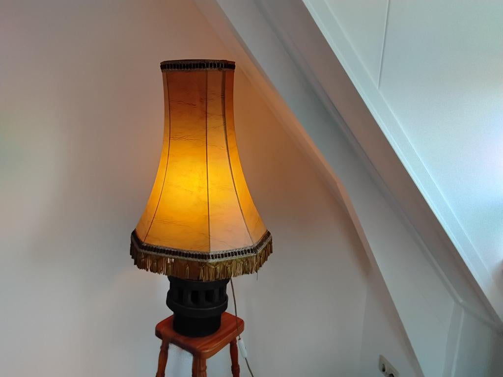 Vintage vloerlamp met franjes en houten voet, Antiek en Kunst, Ophalen