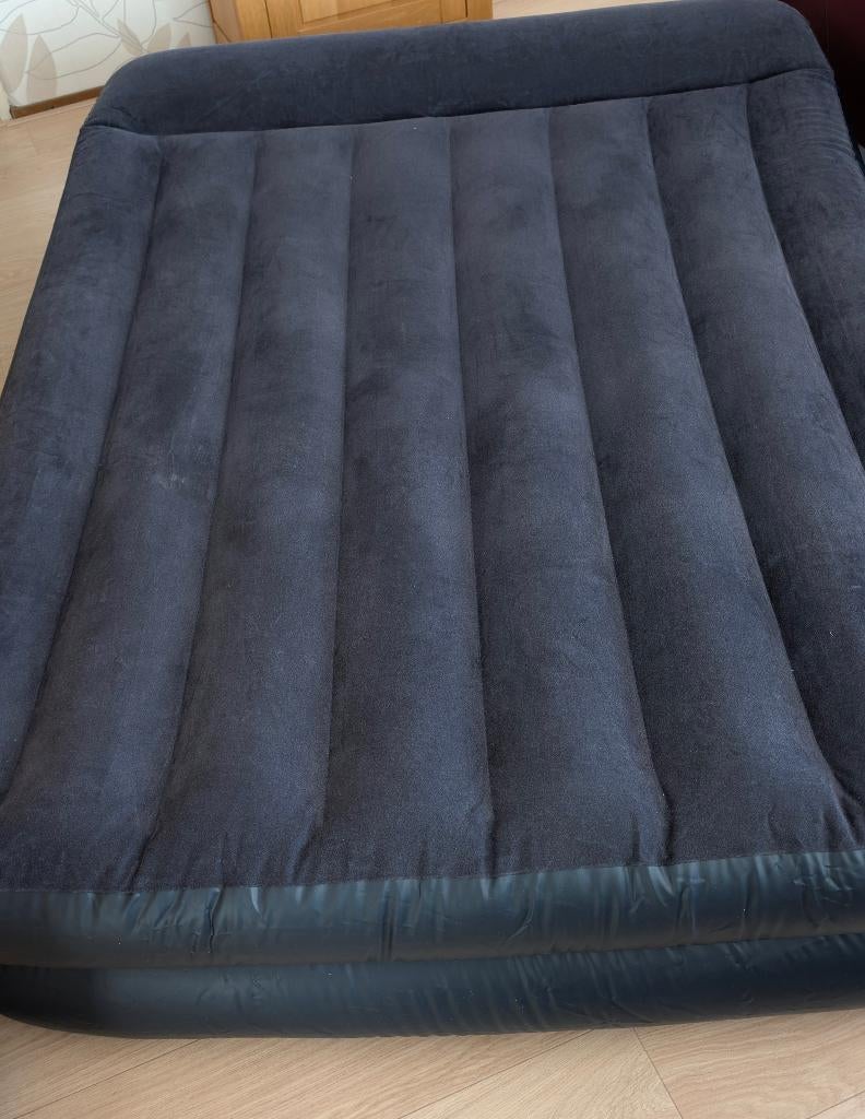 Tweepersoons Intex opblaasbed, Ophalen, Ingebouwde pomp, Zo goed als nieuw, 2-persoons