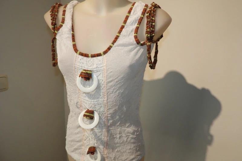 Save the Queen witte top kleur accenten ringen voorkant S, Kleding | Dames, Verzenden, Zo goed als nieuw, Wit, Save the queen