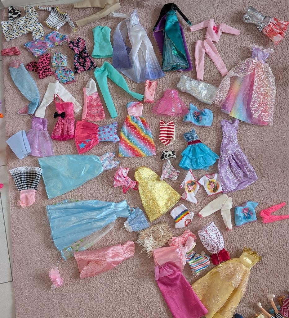 Barbie kleding, schoenen en accessoires, Ophalen, Meisje