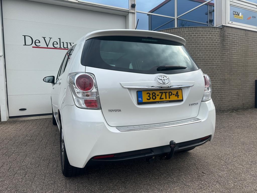 Toyota Verso 1.8 VVT-i Business|Trekhaak|Cruise|Pano dak|, Voorwielaandrijving, Euro 5, Gebruikt, 4 cilinders