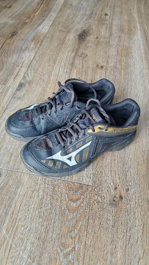 Korfbal hockey schoenen kunstgras (zand) Mizuno maat 37, Sport en Fitness, Korfbal, Ophalen, Gebruikt, Schoenen