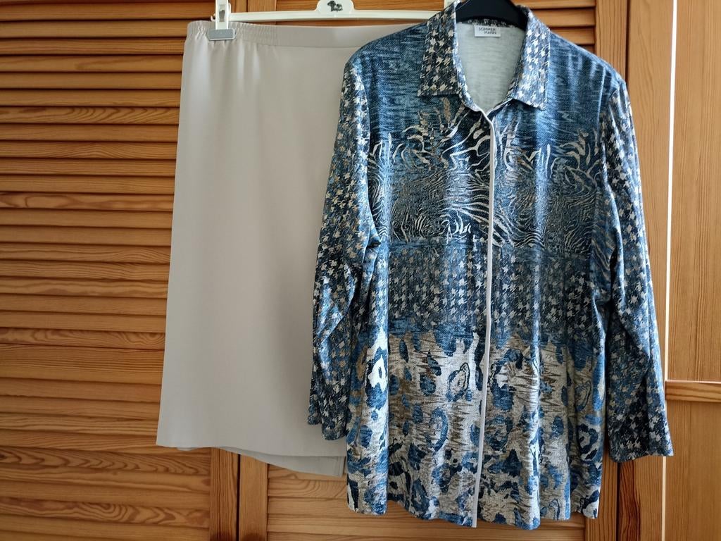 Blauwe blouse  en beige rok maat 48 Sommermann, Ophalen of Verzenden, Zo goed als nieuw, Blauw, Boven de knie