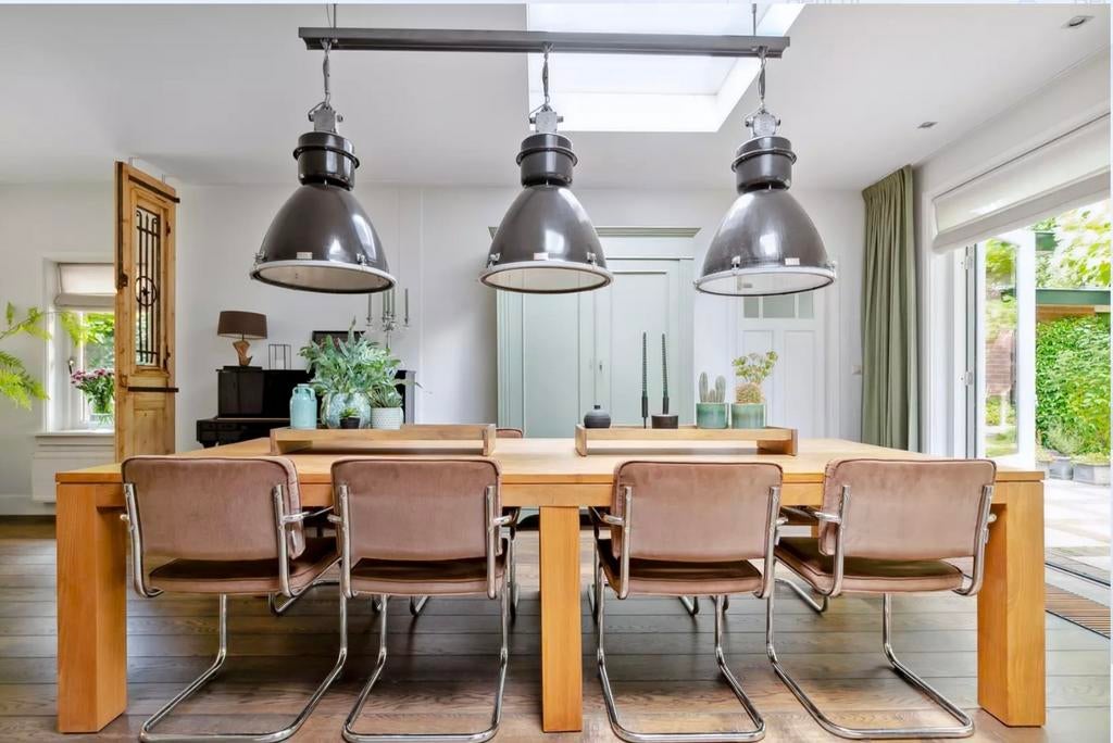 3 Vintage Industriele Hang lampen, bruingrijs emaille, Ophalen, Gebruikt, 50 tot 75 cm, Glas