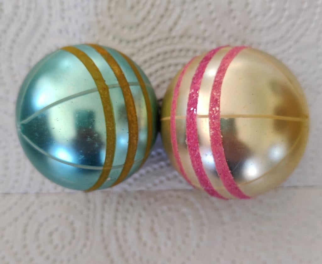 2 oude kerstballen, Diversen, Kerst, Ophalen of Verzenden