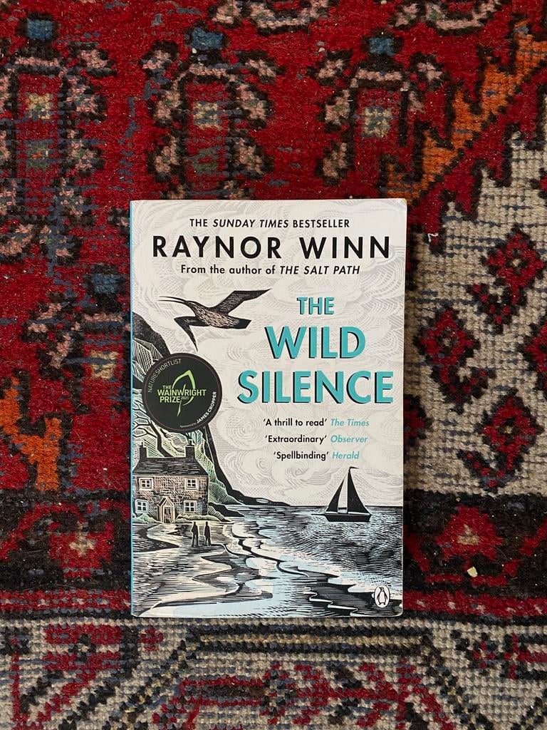 The Wild Silence - Raynor Winn (Engels, deel 2), Boeken, Literatuur, Zo goed als nieuw, Europa overig, Verzenden