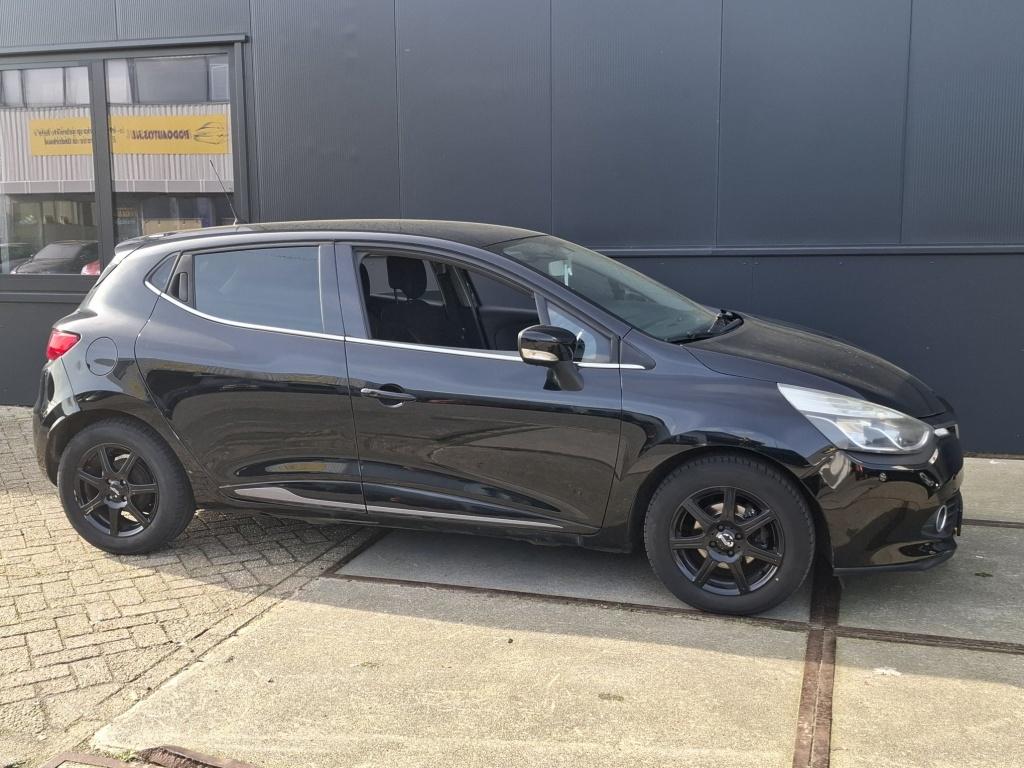 Renault Clio 1.5 dCi Night&Day Navi/Bluetooth/LED ✅, Gebruikt, 4 cilinders, 96 €/maand, Zwart